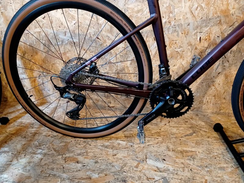 Cube Nuroad RACE rubyred´n´gloss 2025 velikost rámu XS