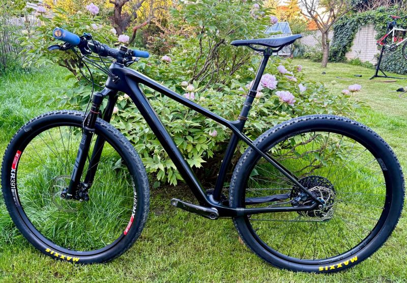 Skvělé závodní karbonové ultra lehké kolo OG Evkin, 29",M rám 