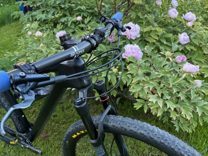Skvělé závodní karbonové ultra lehké kolo OG Evkin, 29",M rám 