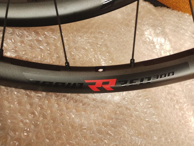 Fulcrum rapid red 300, 650b, XDr, 12x100/12x142..pláště Conti Terra 650x47B