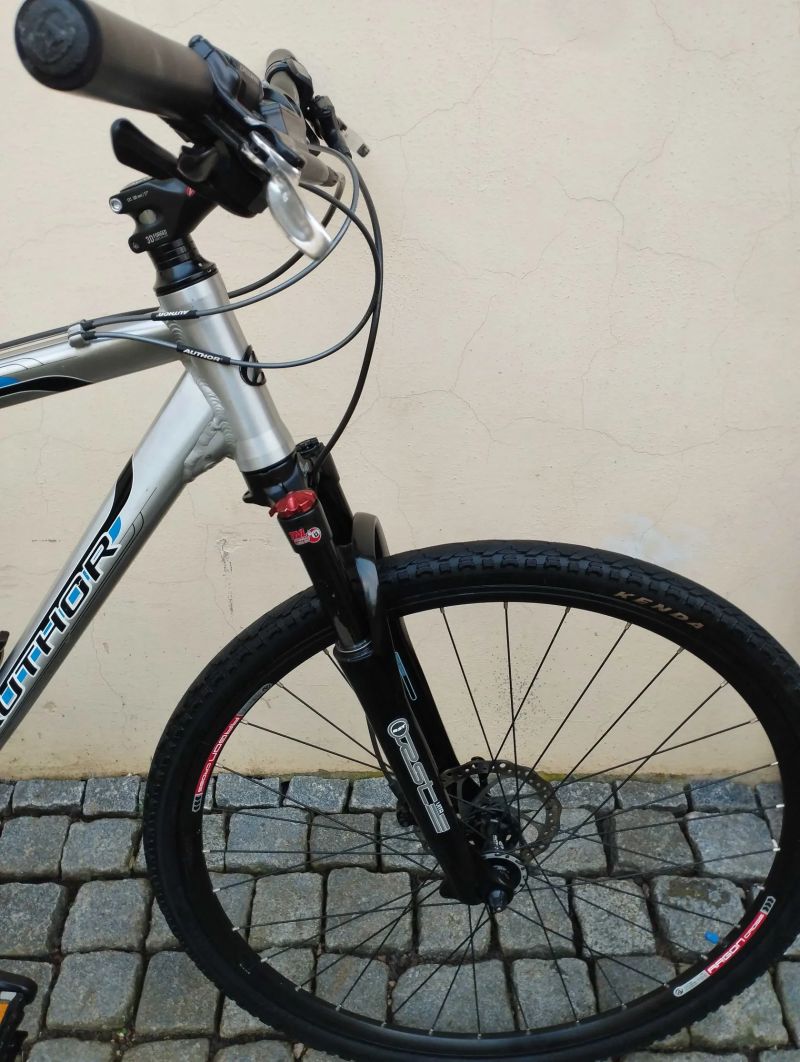 trekingové kolo Author Mission 28", rám 20", DEORE LX, po servisu, pro výšku 175-185cm