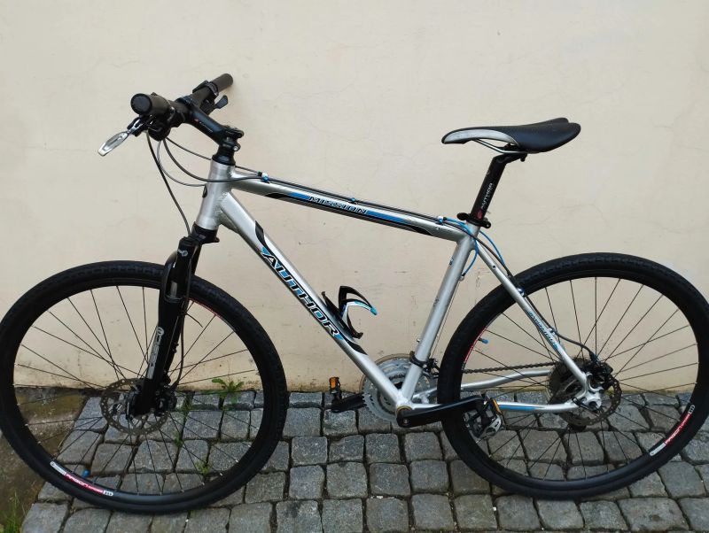 trekingové kolo Author Mission 28", rám 20", DEORE LX, po servisu, pro výšku 175-185cm