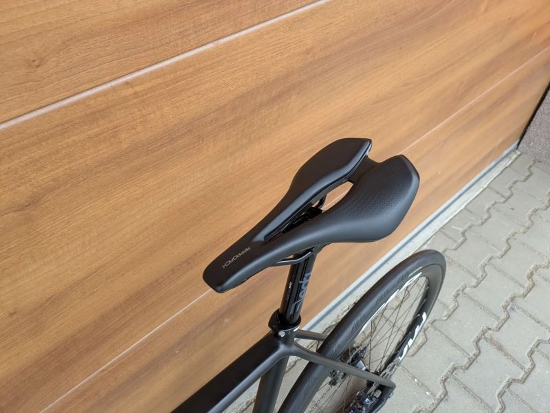 Karbonové silniční kolo, Ultegra, Karbon 40mm záplety
