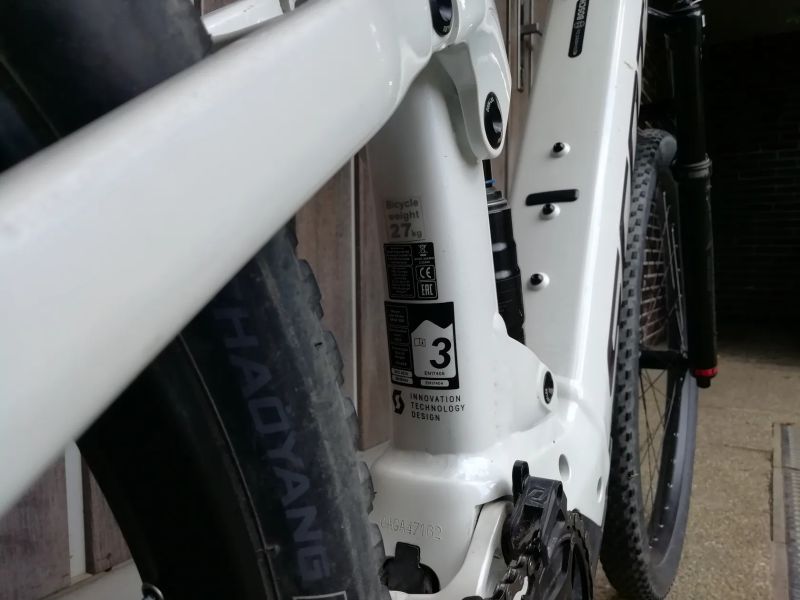 Celoodpružené elektrokolo Scoot