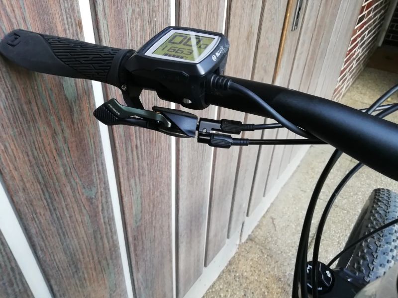 Celoodpružené elektrokolo Scoot