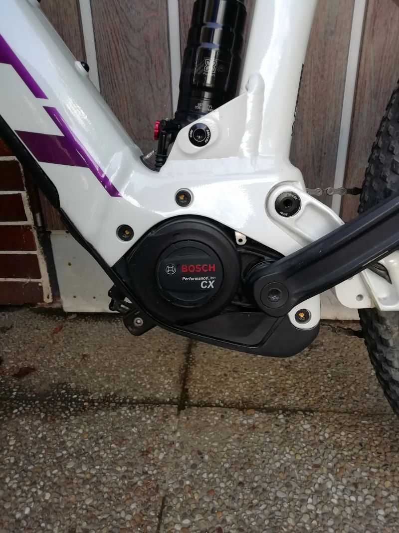 Celoodpružené elektrokolo Scoot