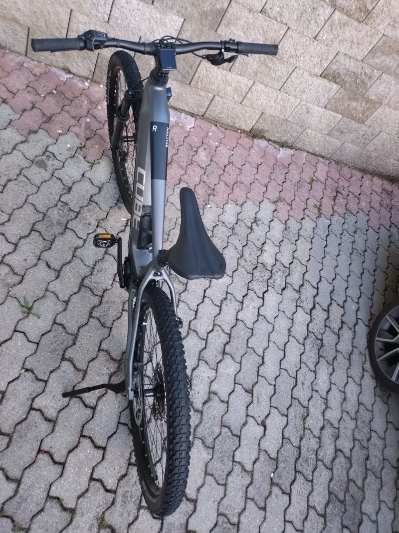 Cube REACTION HYBRID RACE 750 (2024), grey´n´metal