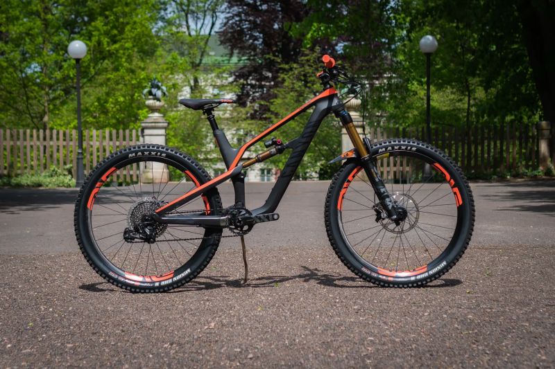 Canyon Spectral CFR 9.0 LTD
