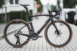 Pinarello Dogma F SRAM FORCE E1 AXS