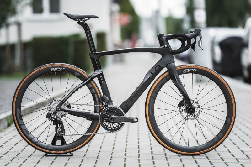 Pinarello Dogma F SRAM FORCE E1 AXS