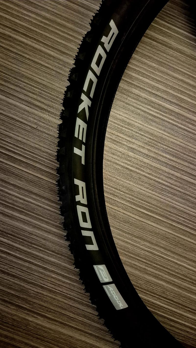 2KS Nové Schwalbe Rocket Ron 29x2.25" Performance Addix TLR