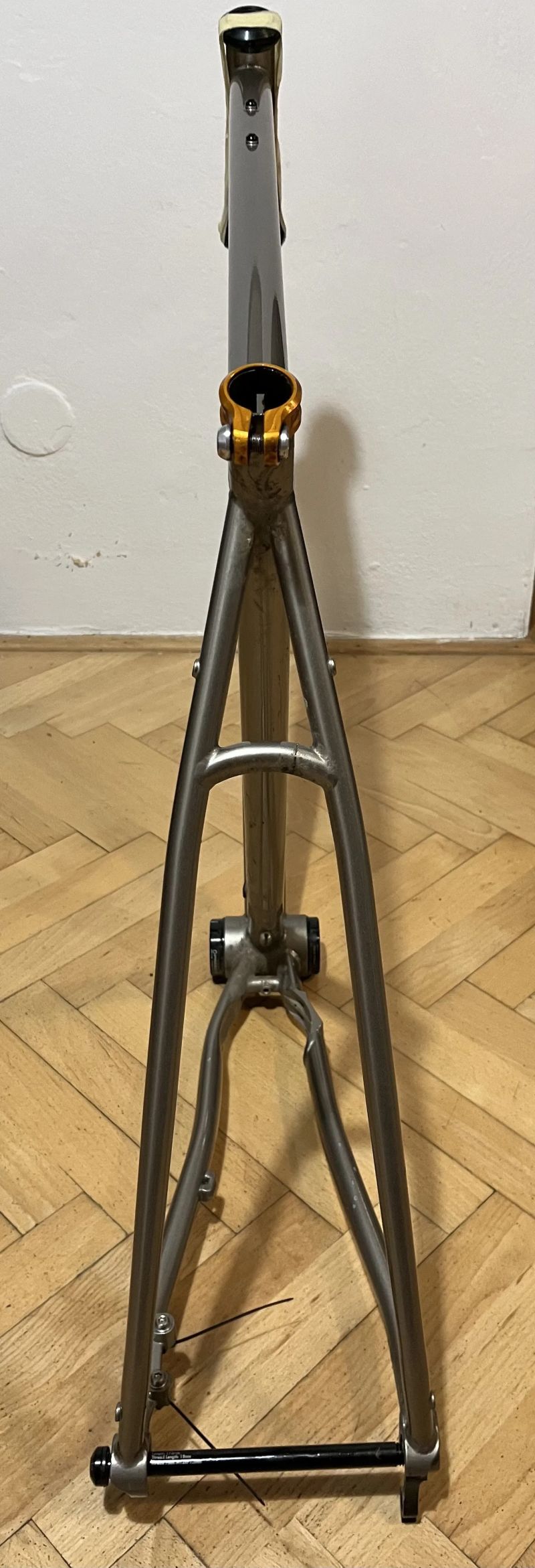 Gravel ocelový rám 700/650 JAVAX FREED, T47, Reynolds, grafitově šedá metalíza , 560(L)