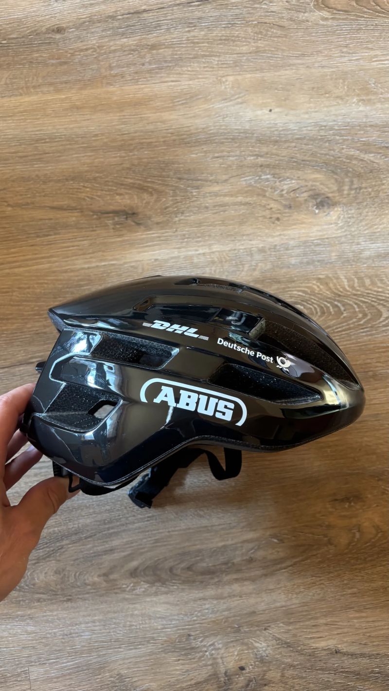 ABUS PowerDome shiny black - vel. S