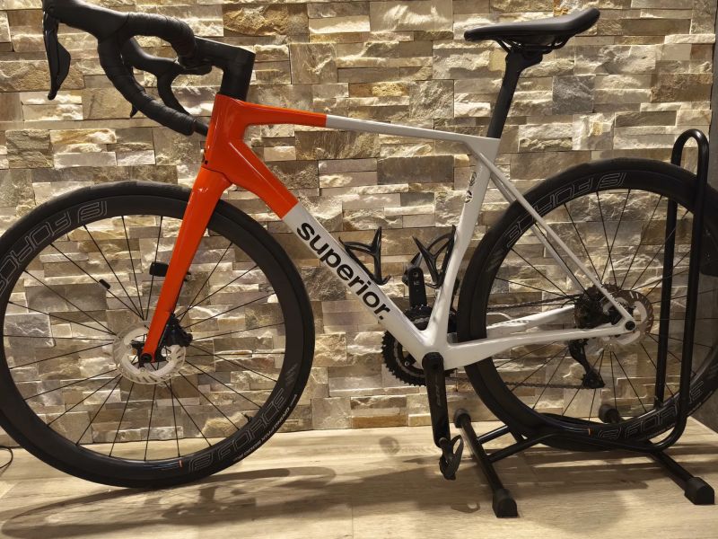 Superior X-Road 9.5 GF (el. řazení, karbonová kola)