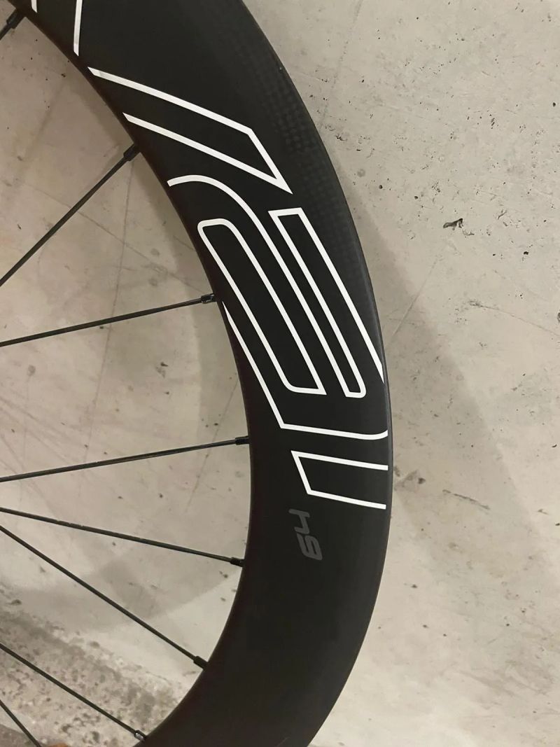 zapletená kola Roval CLX 64