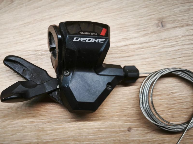 Prodám řazení Shimano Deore SL-M590