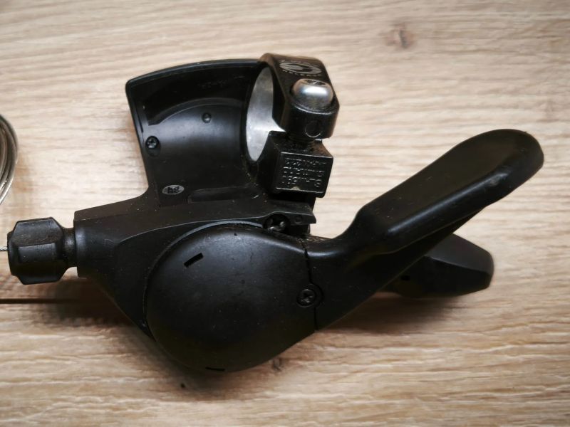 Prodám řazení Shimano Deore SL-M590