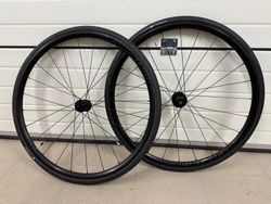 Silniční kola Bontrager Paradigm SL + pláště Bontrager R3 -nove
