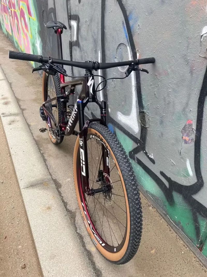 Specialized S-Works Epic Speed of Light Collection - minimálně jeté