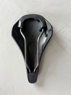 Prodám sedlo Fizik Vento Argo R3 140 mm