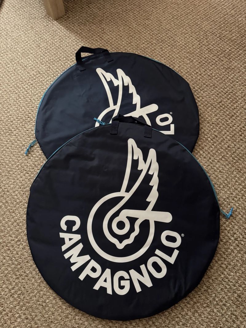 2x OBAL NA ZAPLETENÁ KOLA CAMPAGNOLO, MODRÝ, POLSTROVANÝ