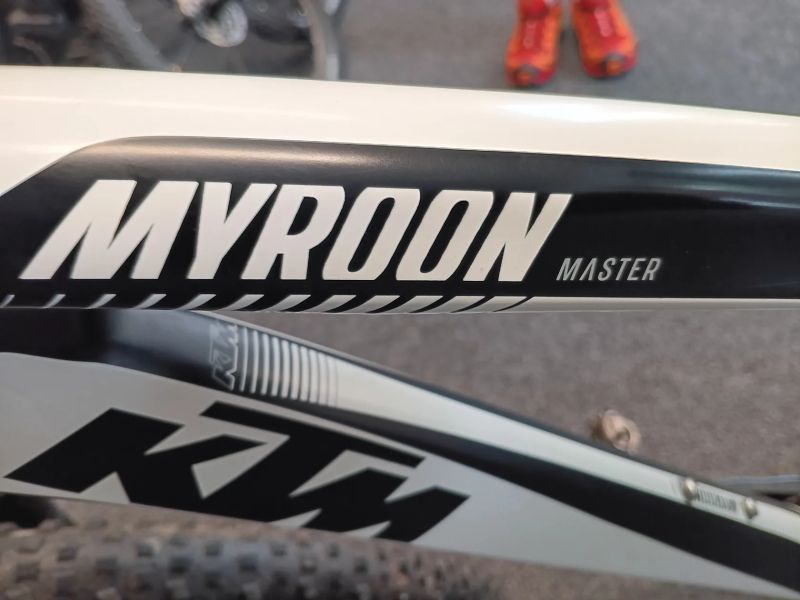 KTM Myroon Master