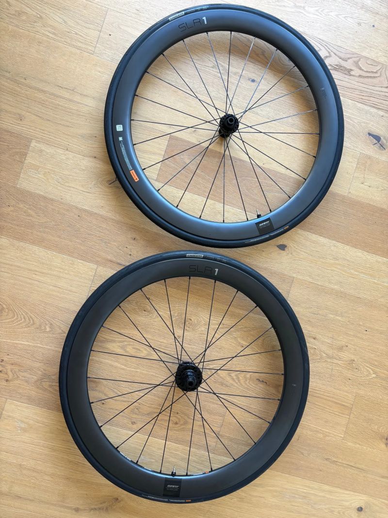 GIANT SLR1 50 DB přední a zadní kolo