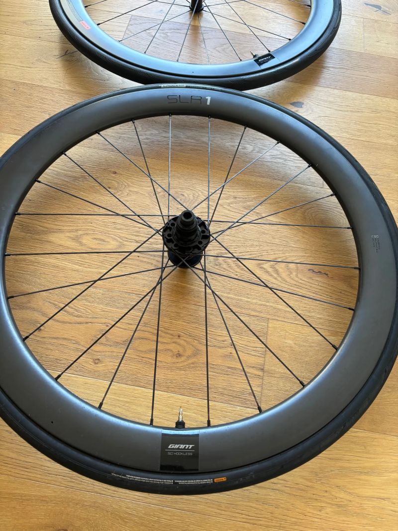 GIANT SLR1 50 DB přední a zadní kolo