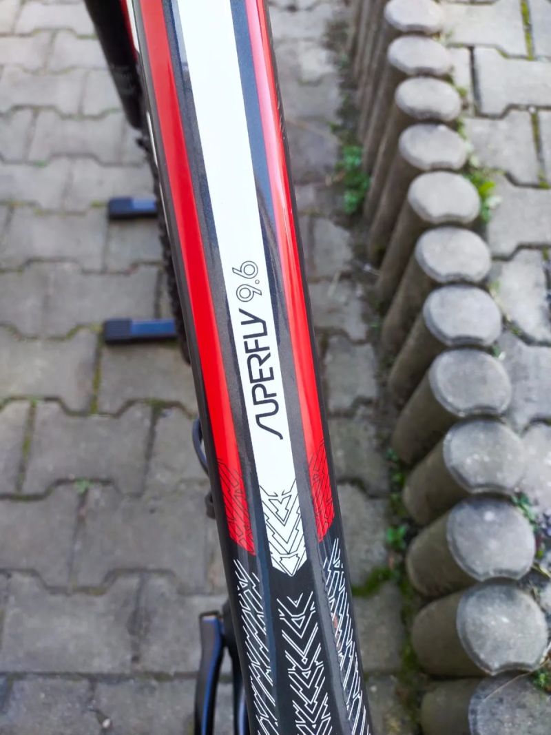 KARBONOVÉ HORSKÉ TREK VELIKOST XS .,.JAKO NOVÉ