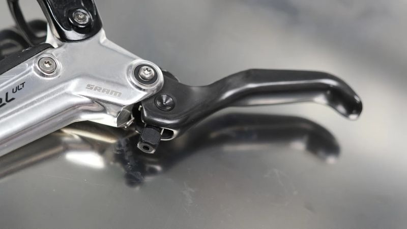 SRAM Level Ultimate Stealth 4-Piston Disc