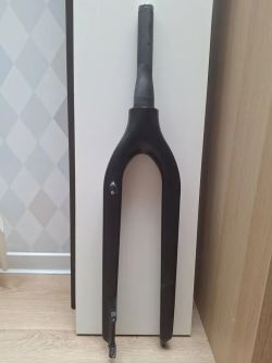 Prodám karbonovou vidlici na MTB/TREK