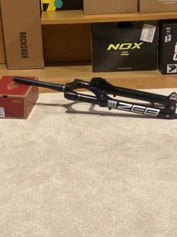 Rock Shox ZEB NEJETÁ