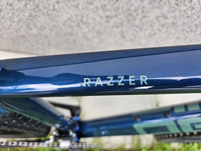 Pells Razzer 3, velikost M