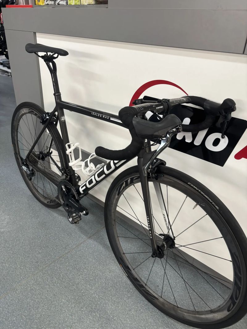 Focus Focus Izalco Max Dura Ace