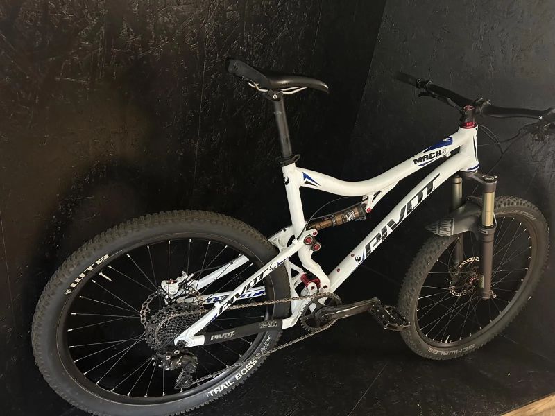 Pivot Cycles Mach 4