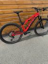 TREK E-Caliber 9.8 XT – zánovní elektrokolo ve špičkovém stavu