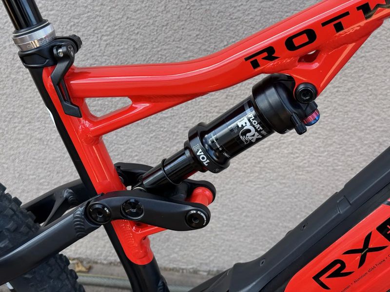 Rotwild RX+, Shimano XT, červené, velikost M