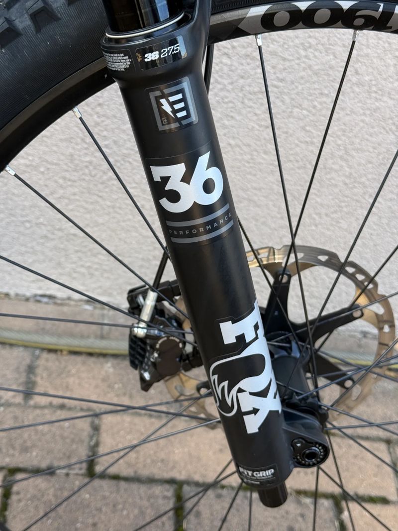 Rotwild RX+, Shimano XT, červené, velikost M