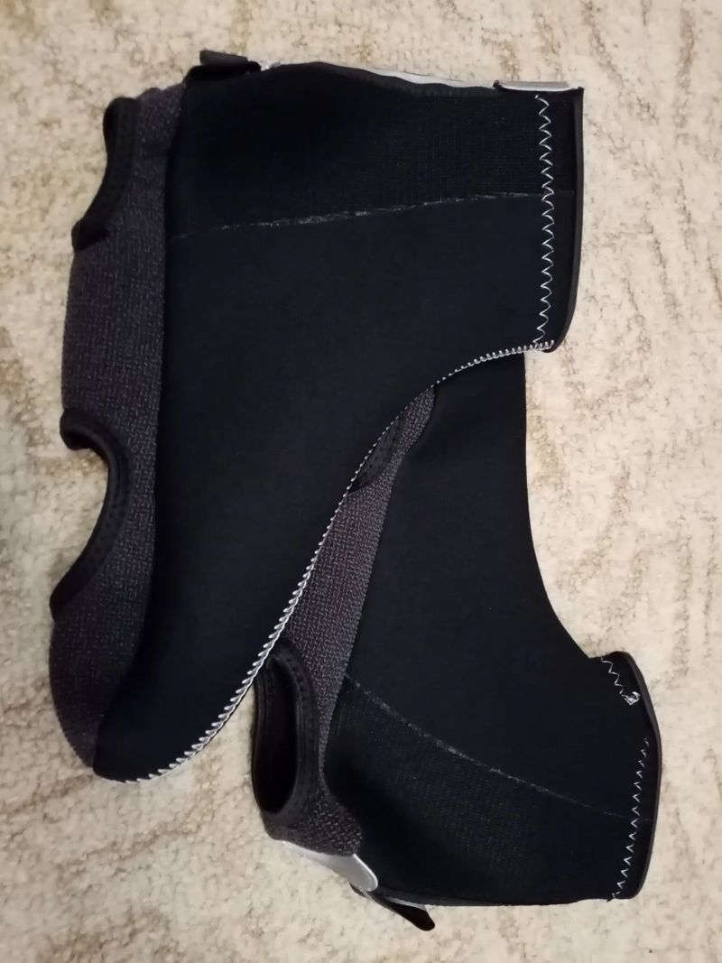Návleky na tretry FORCE NEOPREN EASY, 3mm černé 