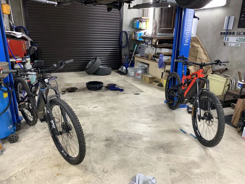 2ks Rotwild RX+, Shimano XT, červené a černé, velikost M