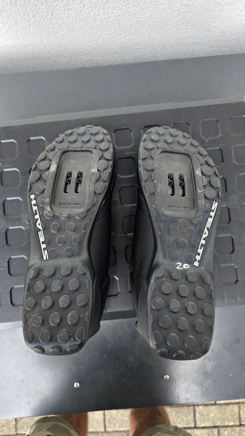 Five-ten freeriderpro 46 , kestrel boa 44 1/2