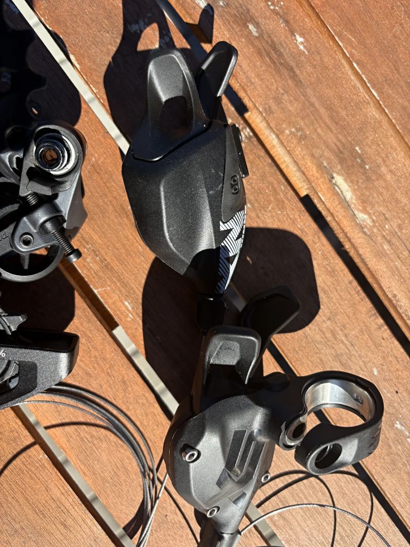 Sram GX Eagle přehazovačka 12 sp. Lunar + 12 sp. řazení Sram GX a Sram XS