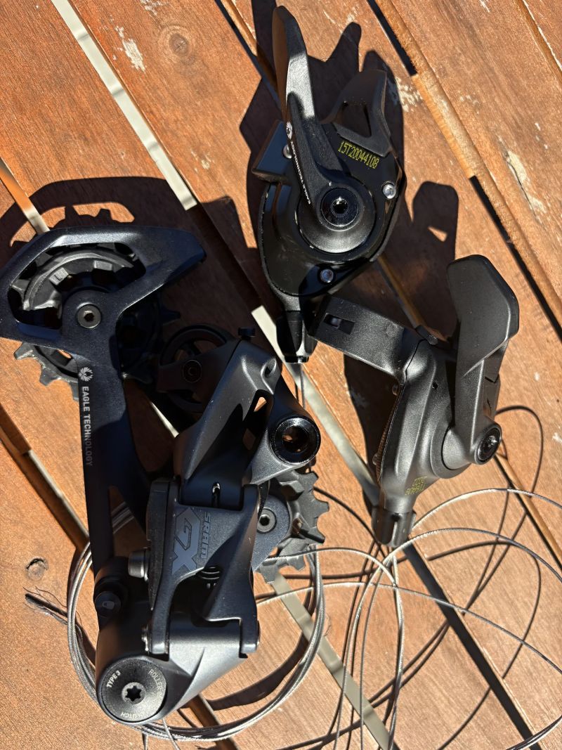 Sram GX Eagle přehazovačka 12 sp. Lunar + 12 sp. řazení Sram GX a Sram XS