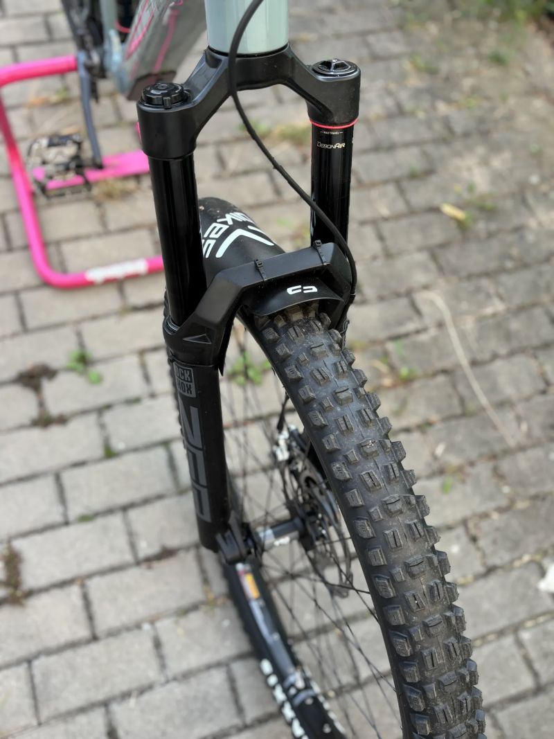 Ghost Riot AM CF Pro - L