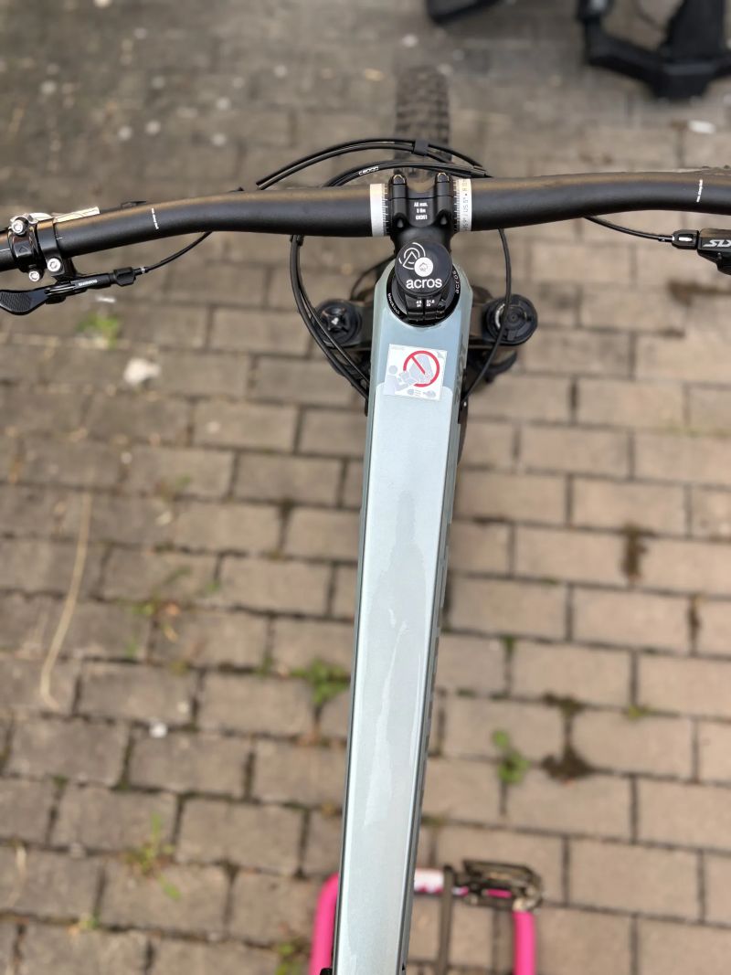 Ghost Riot AM CF Pro - L