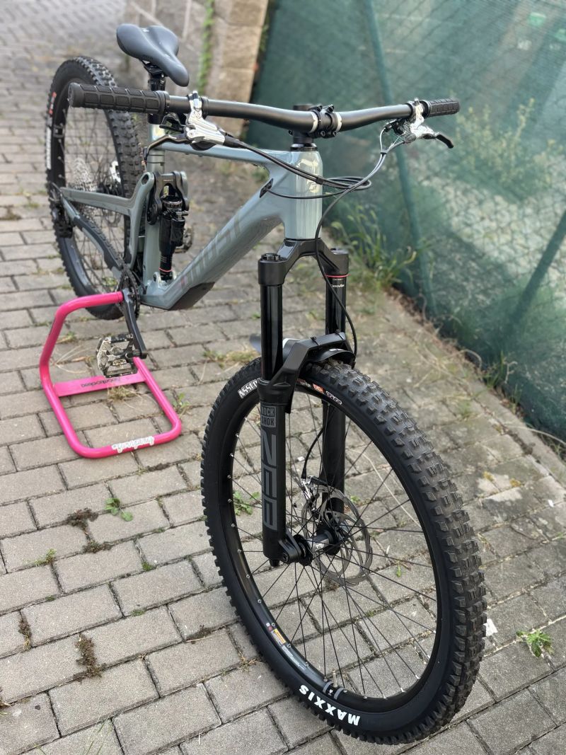 Ghost Riot AM CF Pro - L