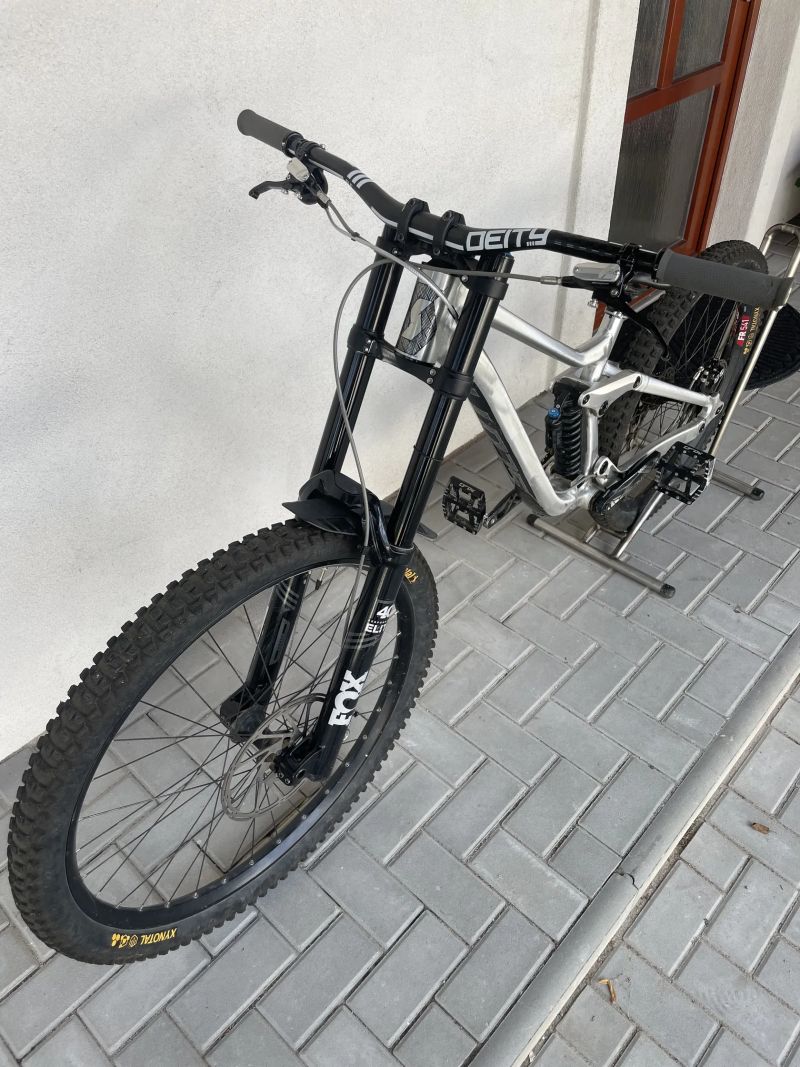 Scott Gambler 920 velikost L mullet