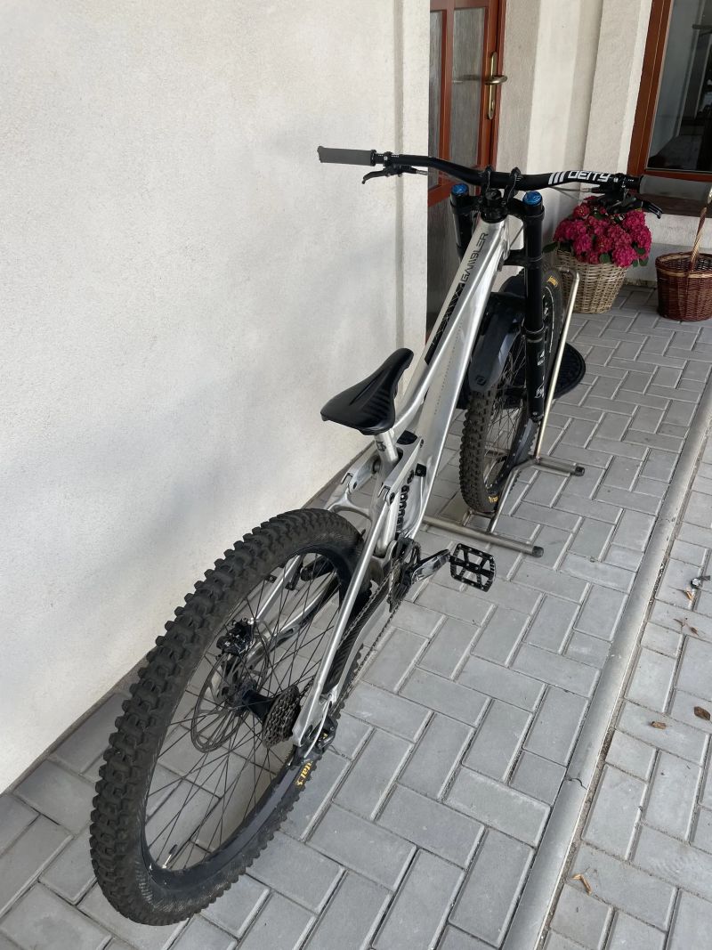 Scott Gambler 920 velikost L mullet