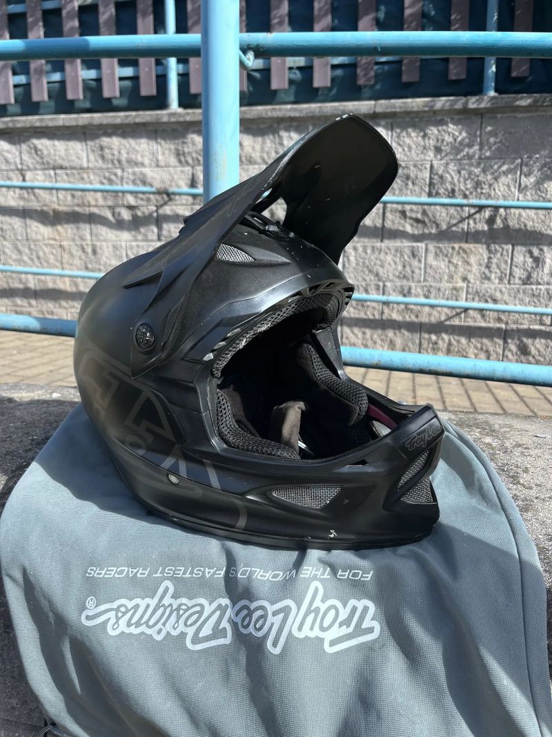 Troy Lee Designs D3 Fiberlite black