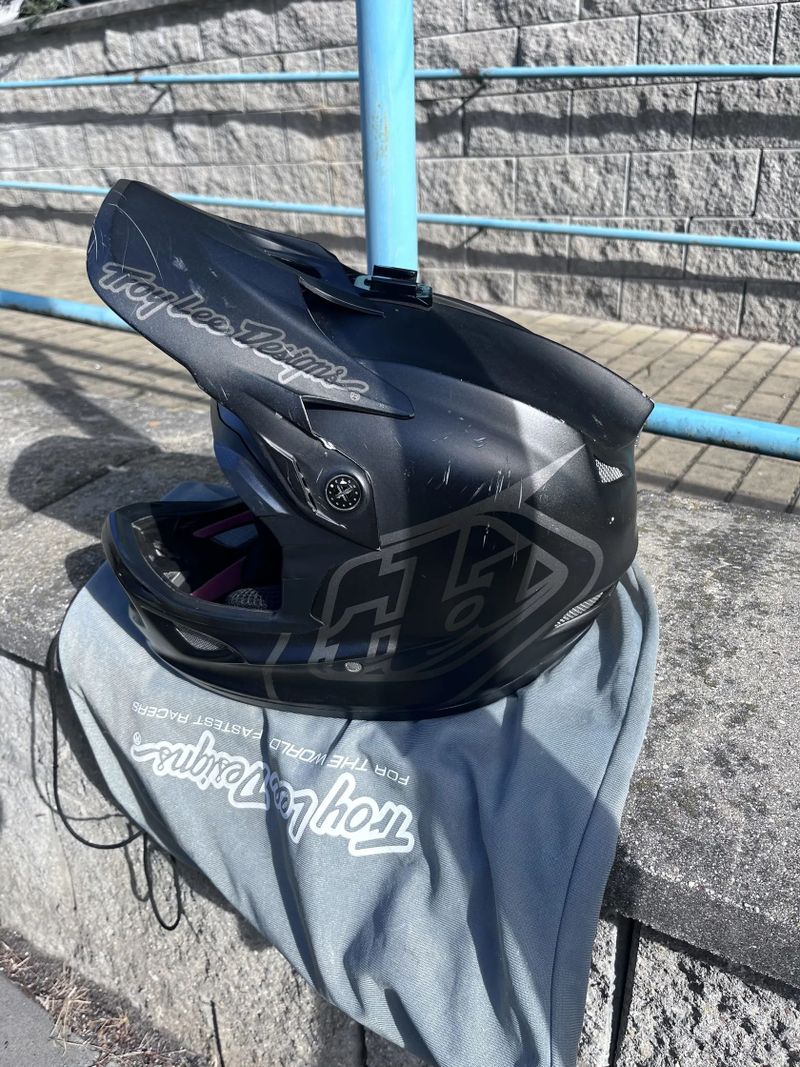 Troy Lee Designs D3 Fiberlite black